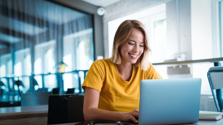 นำเสนอโซลูชั่นแบบครบวงจรให้กับเครือข่ายผู้ค้าปลีกและผู้ผลิตที่กว้างขวางของเรา