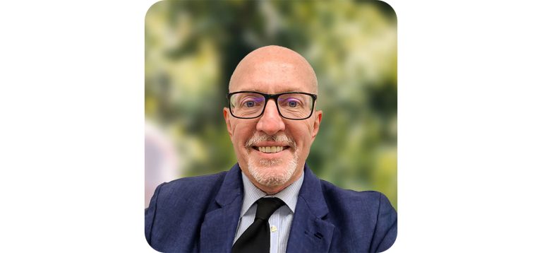 Dean Gardner - Director de Atención al Cliente